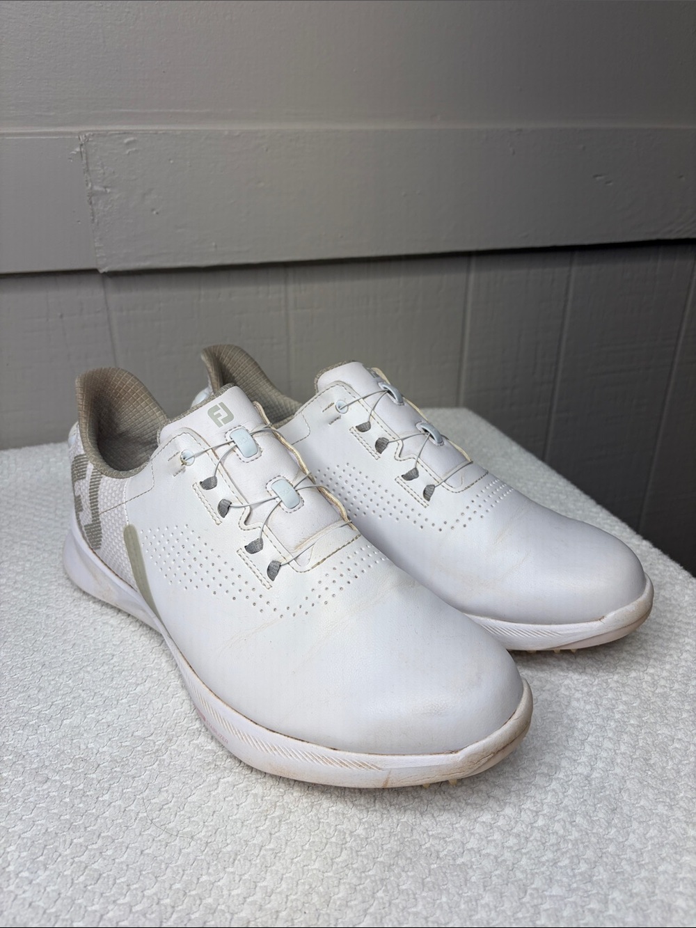 FootJoy FJ Fuel BOA Women's Spikeless Golf Shoes White Pink 10M 92370